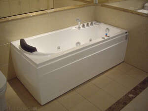 Акриловая ванна Gemy G9006-1,7 B 