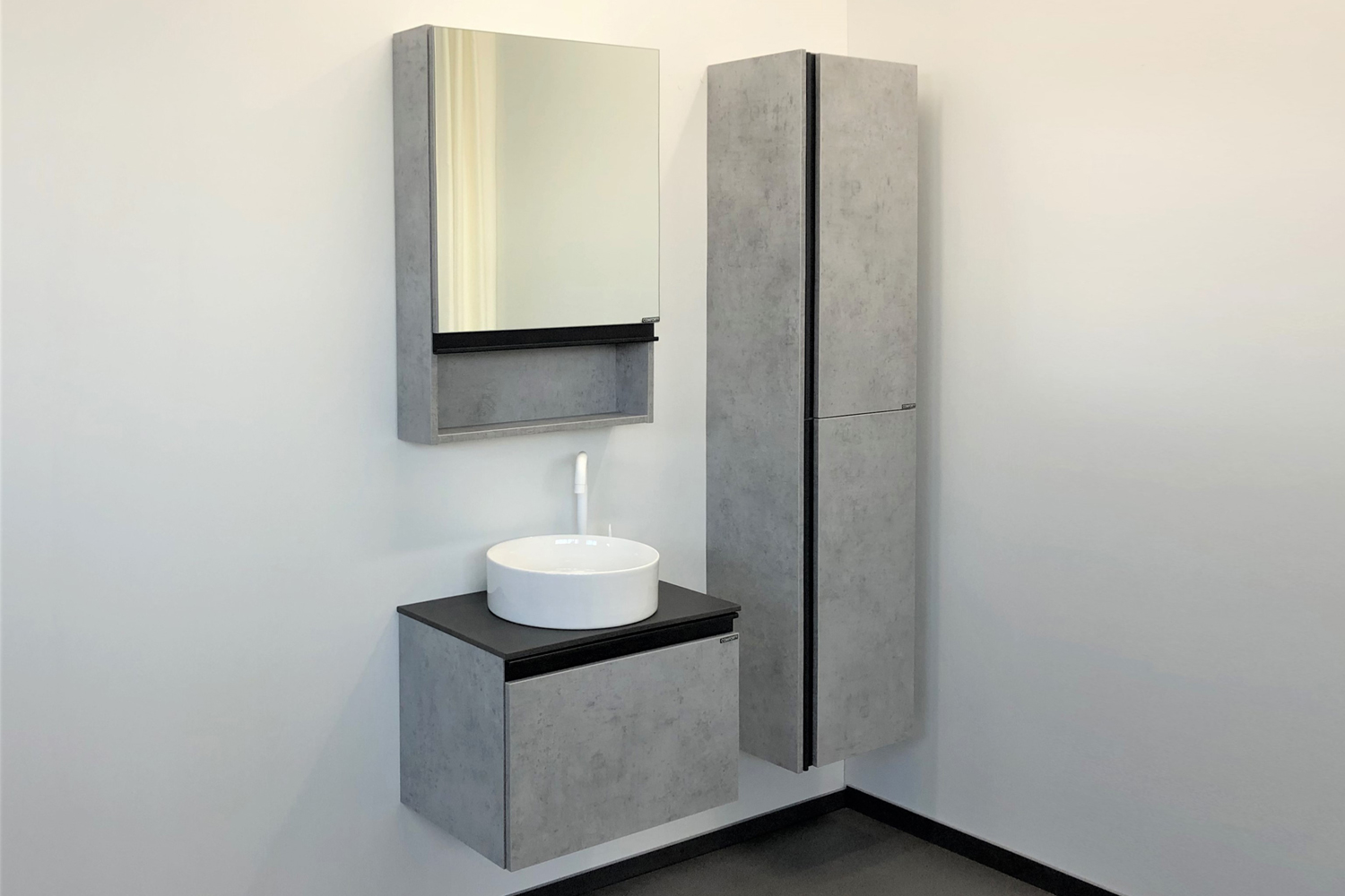 Мебель для ванных комнат Comforty Эдинбург 00-00002782 60 см, подвесная, серая с черной столешницей